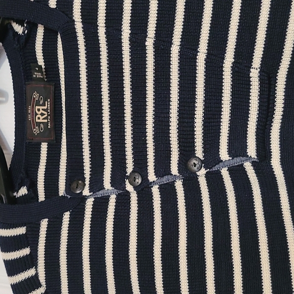 Clothes - Picture 2 of 3